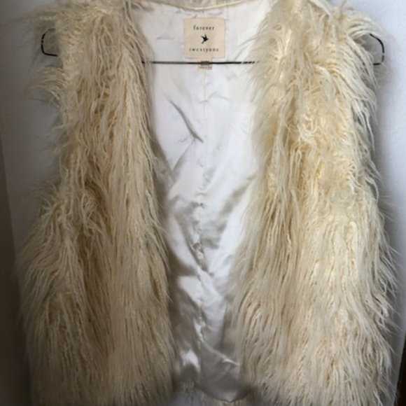 Vest - Picture 4 of 4